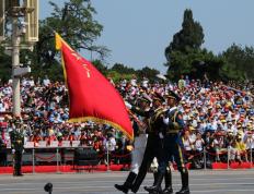 开云体育在线-欧冠淘汰赛焦点战与雄鹿击溃篮网，体育之夜的激情双响