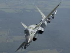 开云官网-孤胆英雄与铁血军团的对决，詹姆斯关键三分粉碎热火