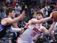 开云体育官网-火箭险胜爵士，全队努力奋斗拼搏