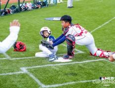 开云体育下载-顶尖战队对决，棒球赛吸引全场