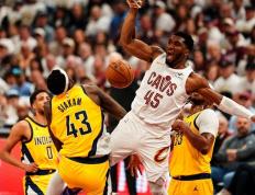 开云体育入口-包含突袭猛龙主场大胜尼克斯，统治东部第一的词条