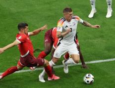 开云平台-瑞士队取得历史性胜利，晋级欧洲杯四强的简单介绍