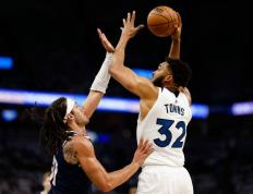 开云体育app-森林狼横扫老鹰，唐斯表现出色