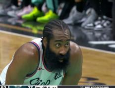 开云下载-快船惨遭凯尔特人横扫，哈登狂砍46分