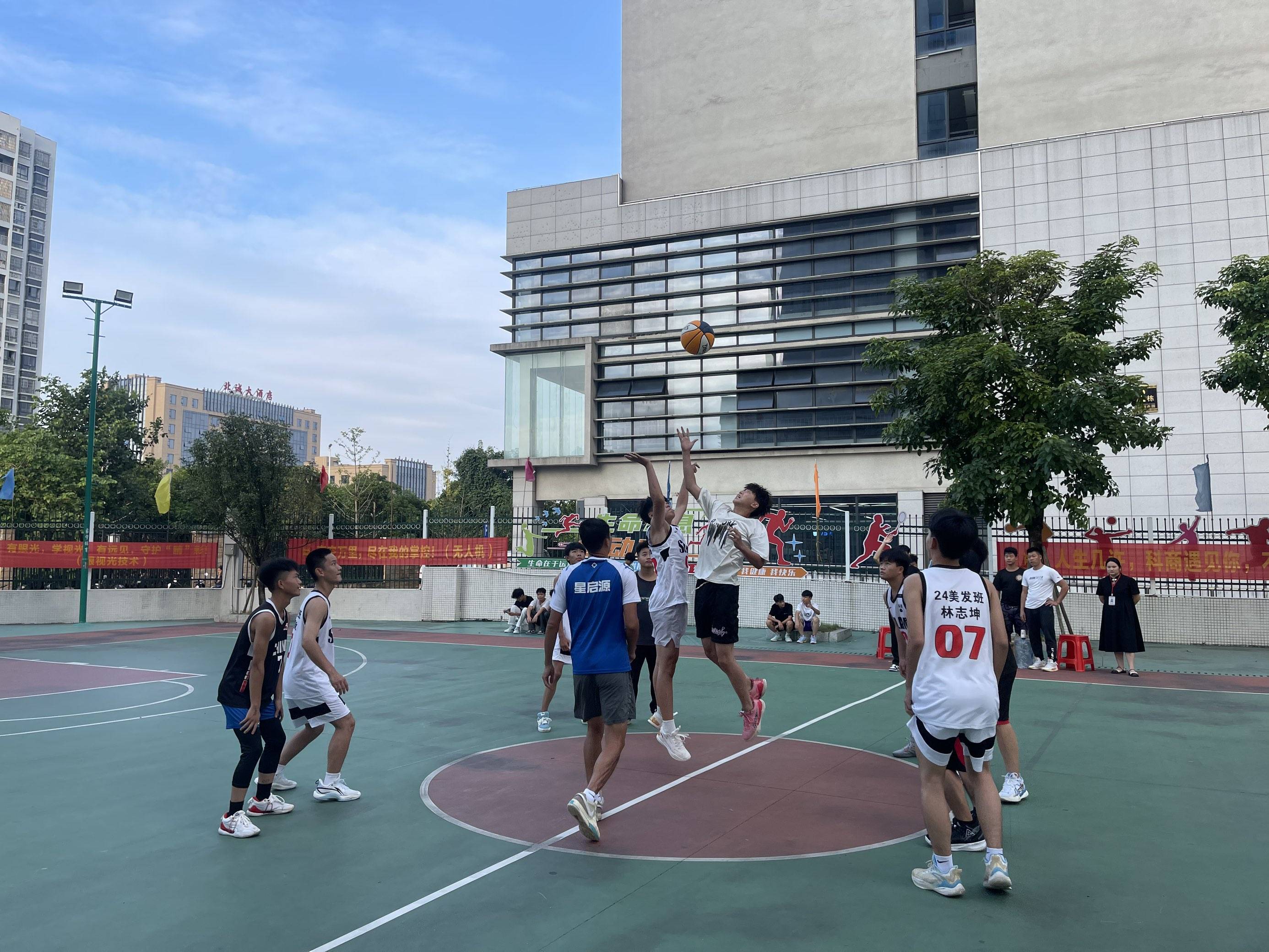 开云体育APP下载-关于精彩比赛视频回放：职业篮球赛事精彩瞬间的信息