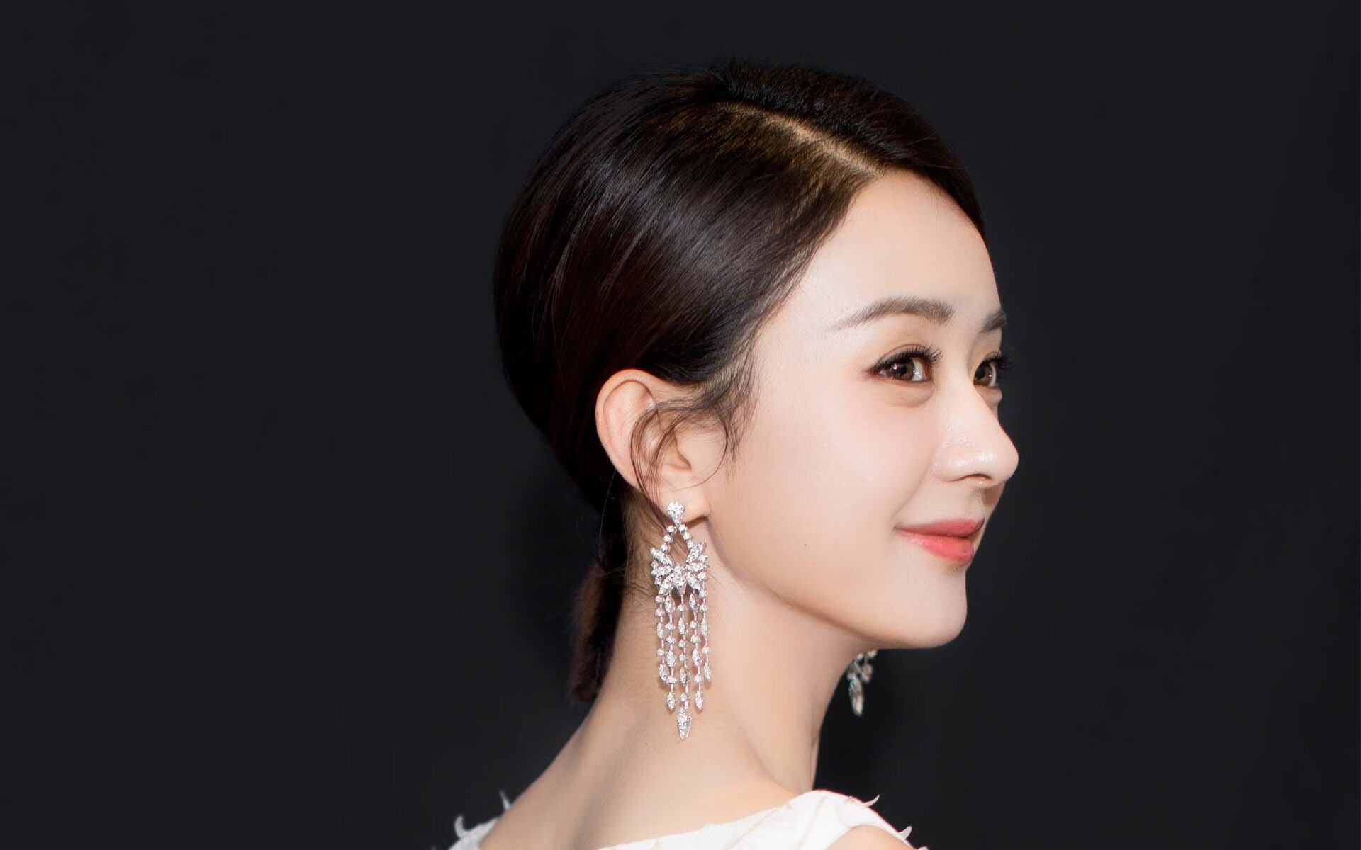 开云APP-厄德高进攻端无人可挡,马里狂胜德国,足球进攻风暴席卷全球