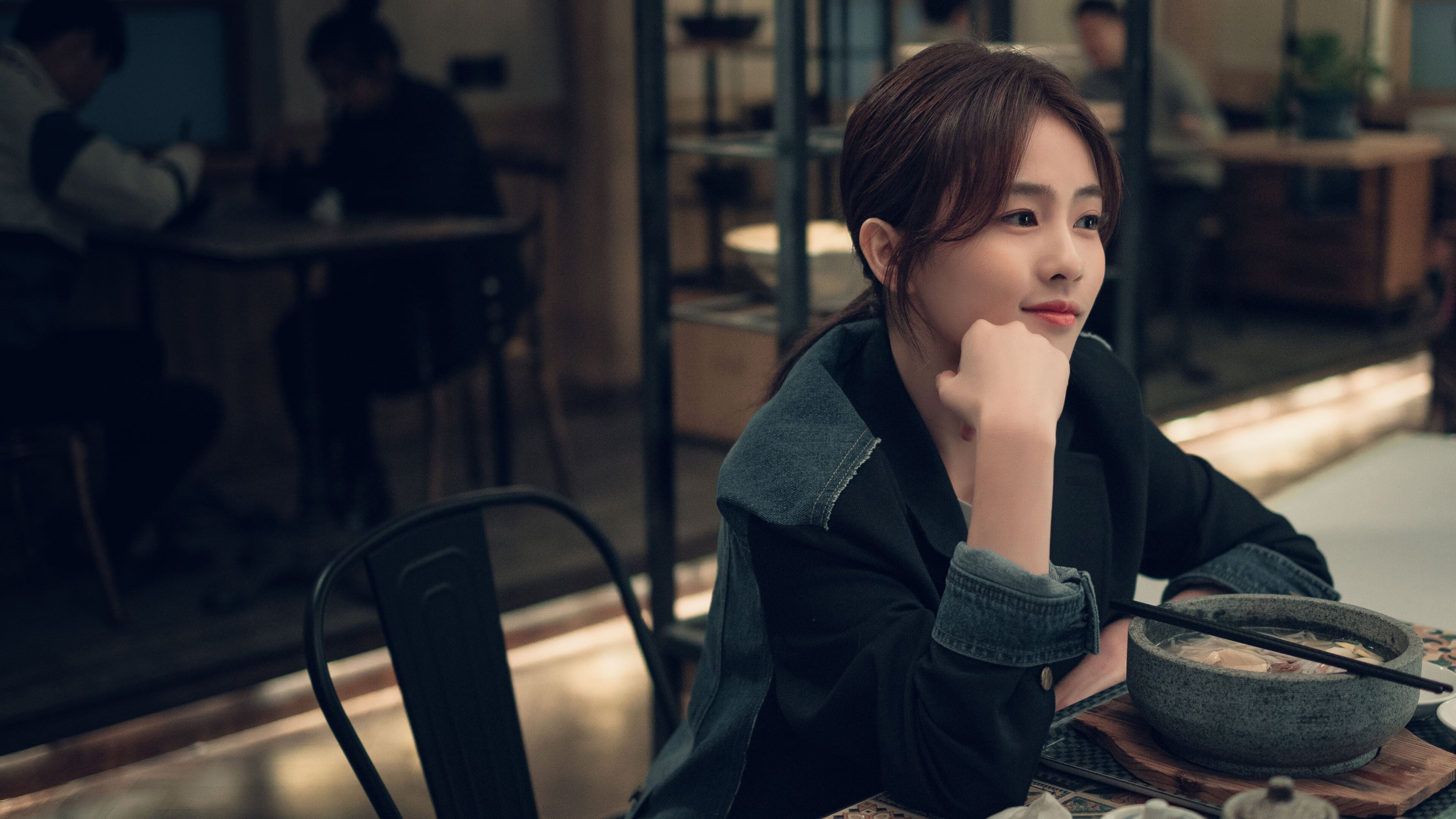 开云体育-绿茵封印与硬木枷锁,当世界杯焦点战遇见湖人封锁雄鹿