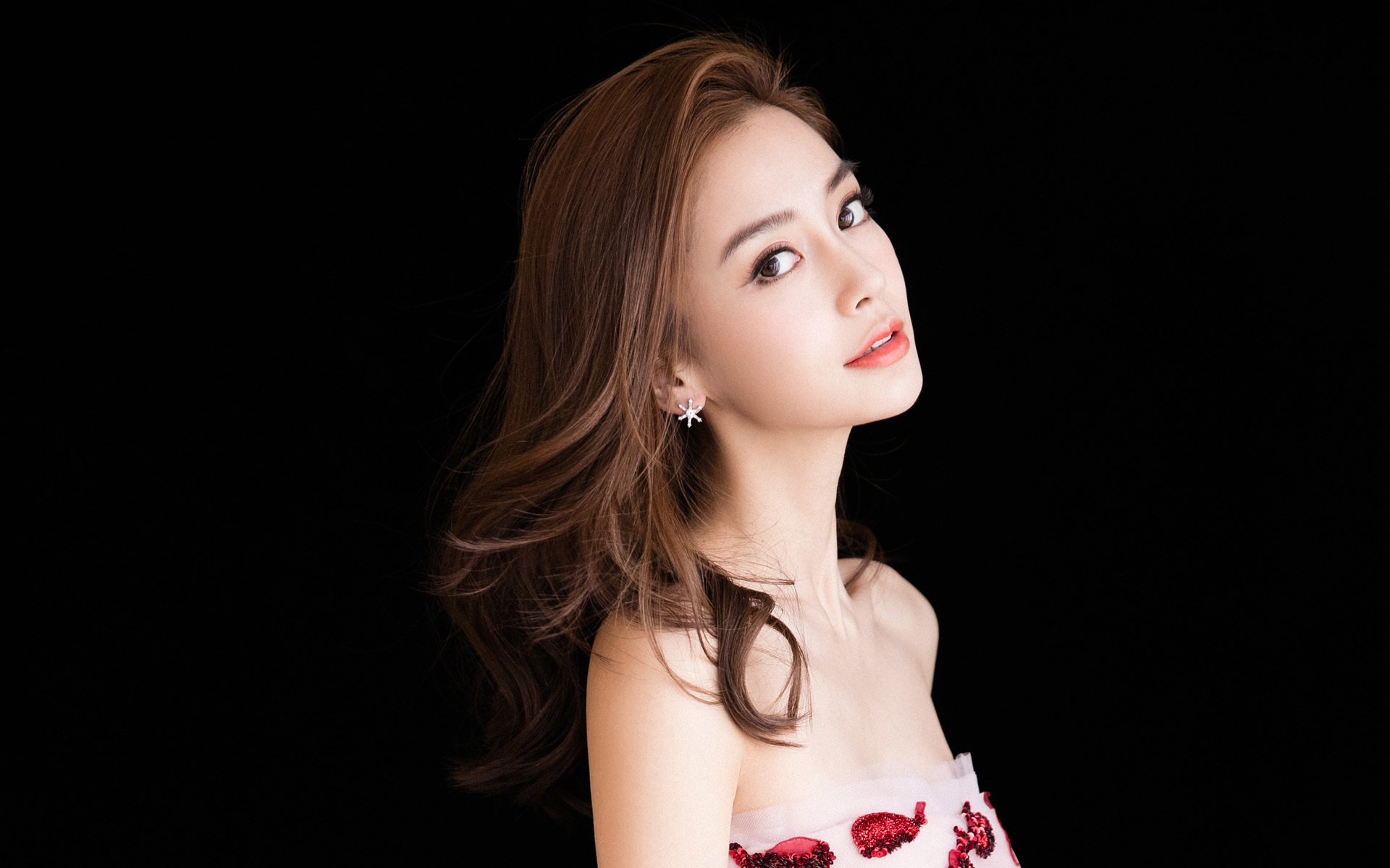 开云体育APP下载-德罗赞末节接管显神威，掘金团队发力粉碎雄鹿不败金身