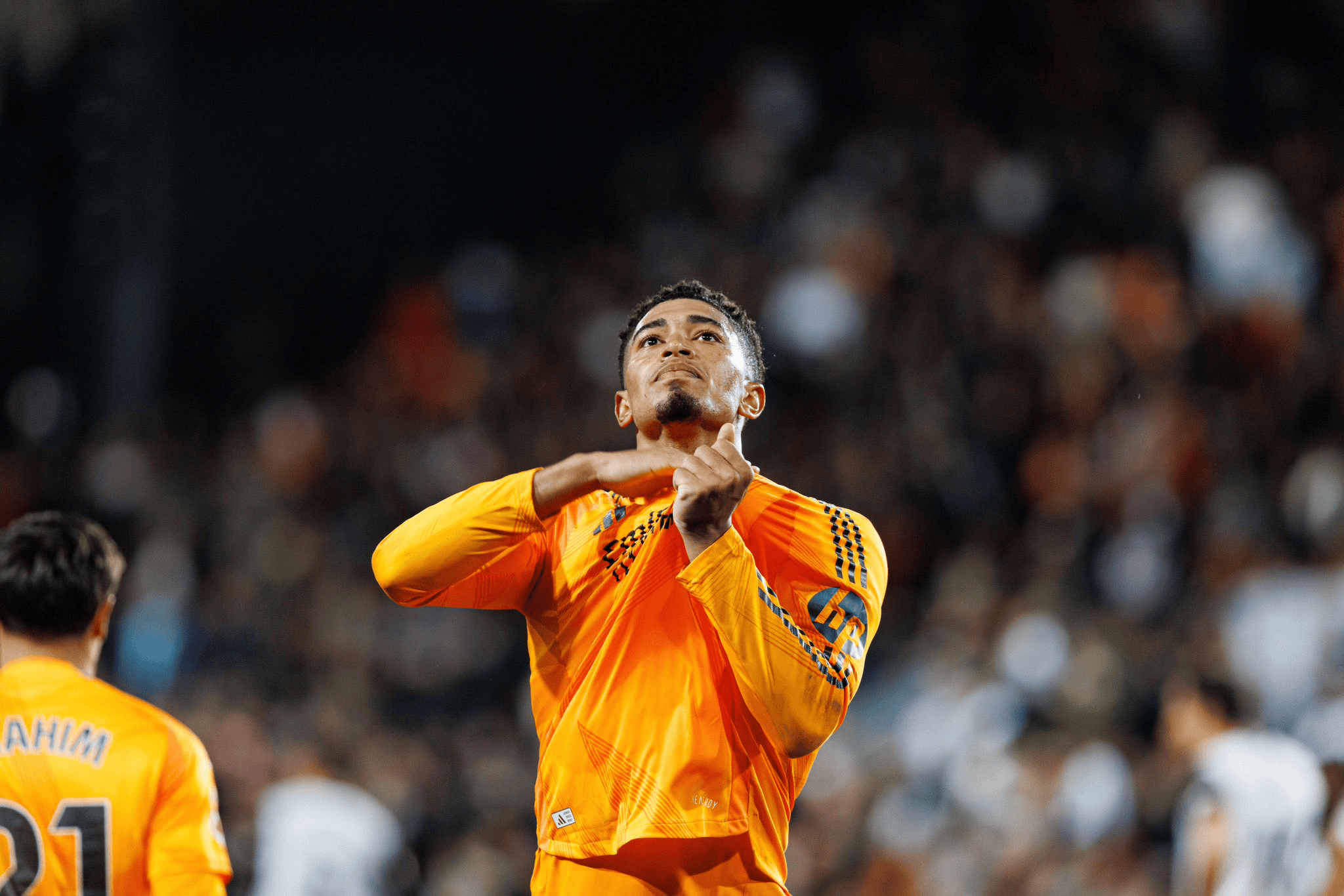 开云体育-欧冠淘汰赛之夜，范弗利特贡献制胜表现