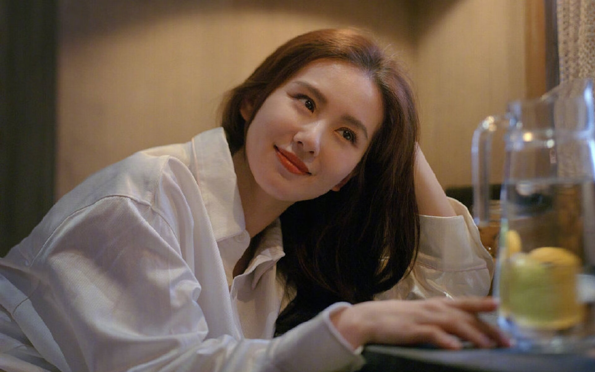 开云官网-凯尔特人对阵奇才激战正酣，字母哥存在感拉满成赛场外焦点